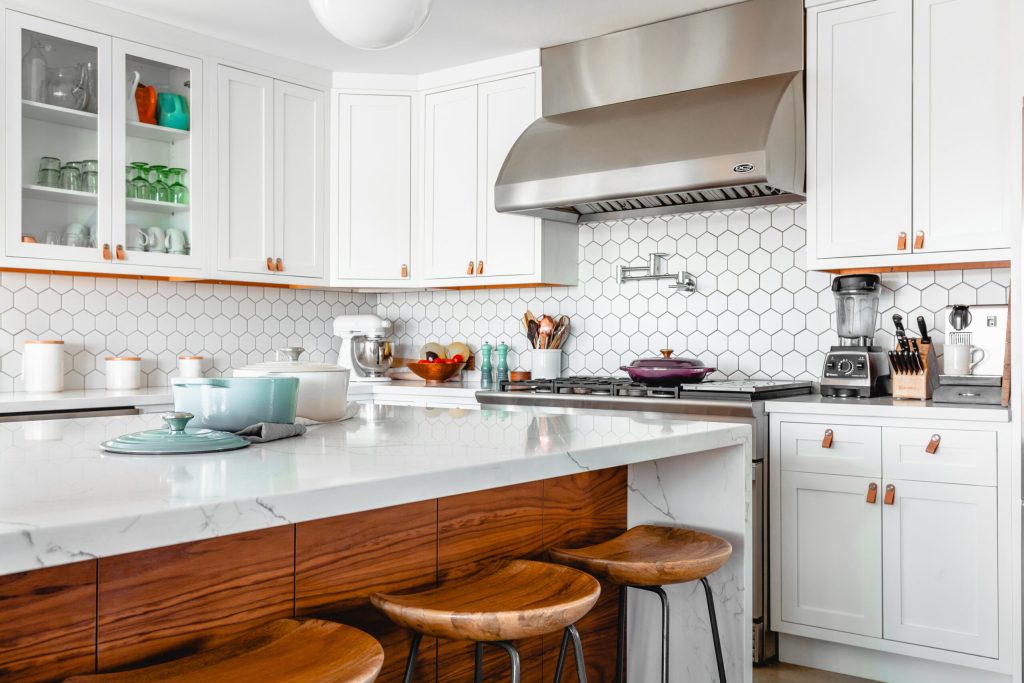traits to look for in stone fabricator salespeople - Grand Onyx